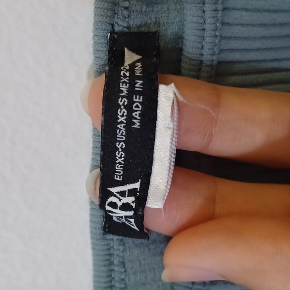 ⚡️SALE⚡️Zara Sage Green Ribbed Square Neck Crop Top - Picture 7 of 7